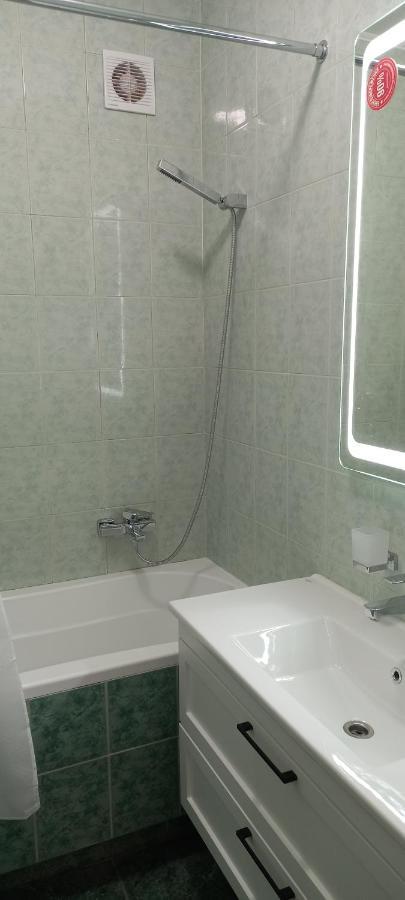 Двох Рівневі Апартаменти В Центрі Lviv Eksteriør bilde
